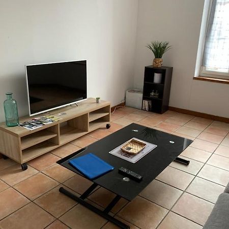 Appartement Avec Terrasse Gien Esterno foto