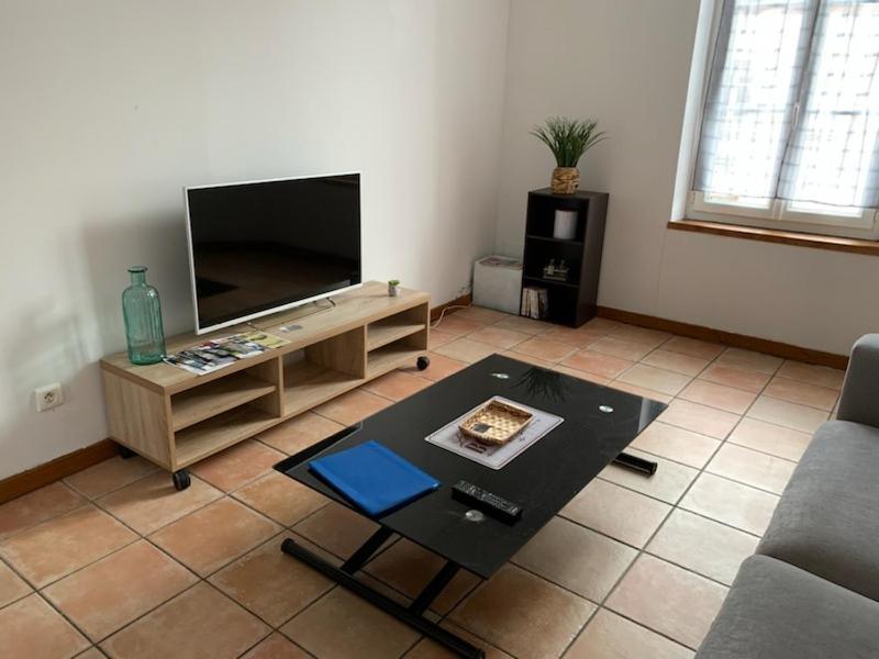 Appartement Avec Terrasse Gien Esterno foto