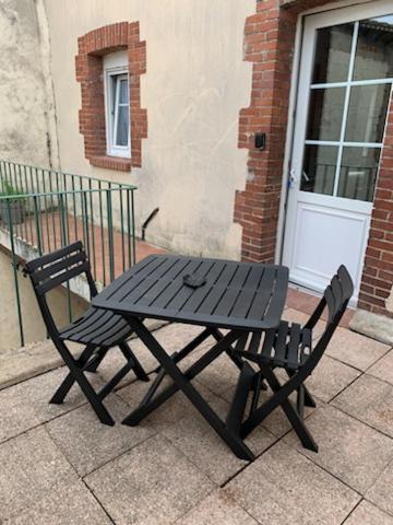 Appartement Avec Terrasse Gien Esterno foto